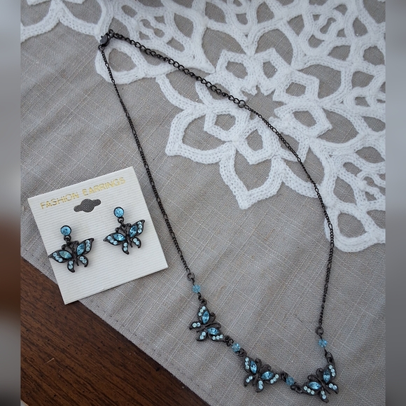 VTG Blue Butterfly Earrings & Necklace Set - Picture 3 of 5